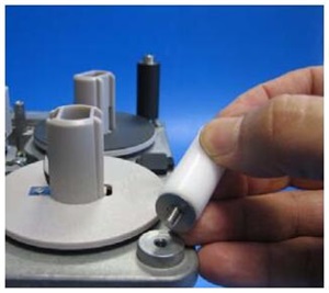 更換色帶導向卷軸步驟二